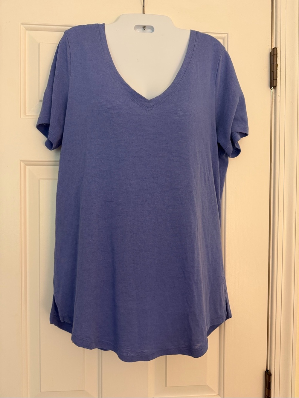 Athleta Breezy Scoop V-Neck T-Shirt Blue Purple Relaxed Fit M
